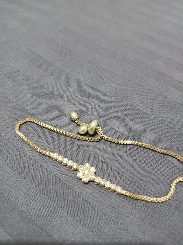 Zincir Detaylı Altın Renk Minimalist Bileklik - Görsel 2