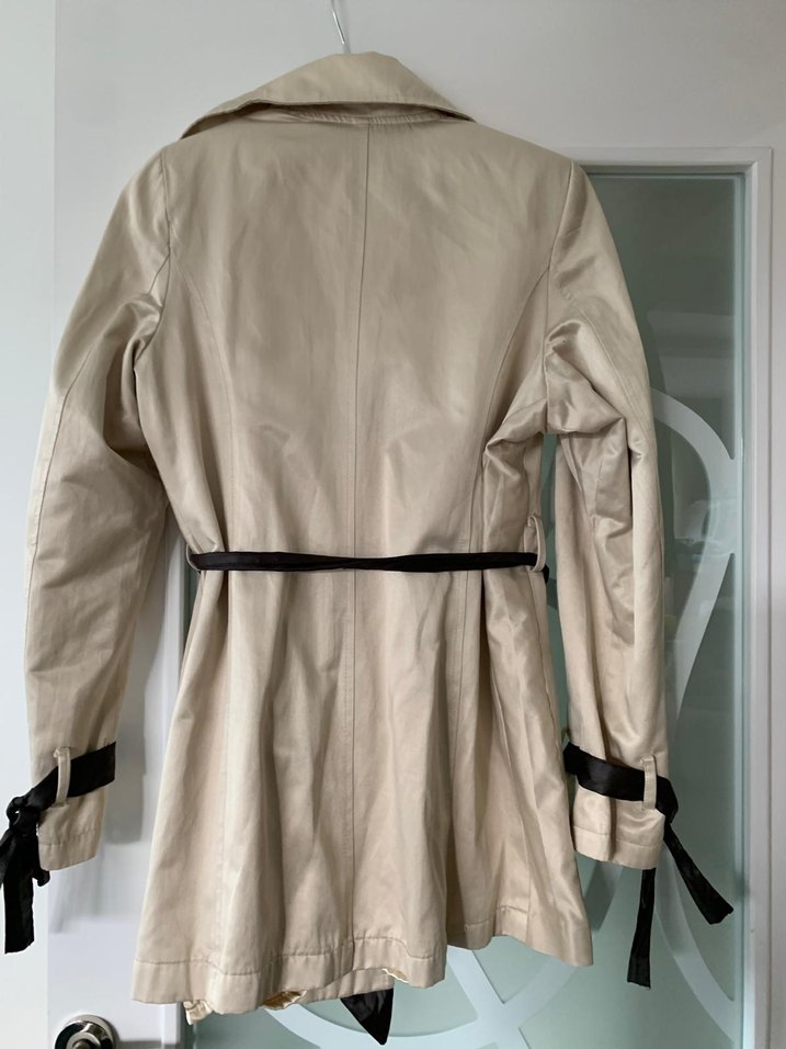 Düğmeli Bej Kadın Trençkot - Görsel 2
