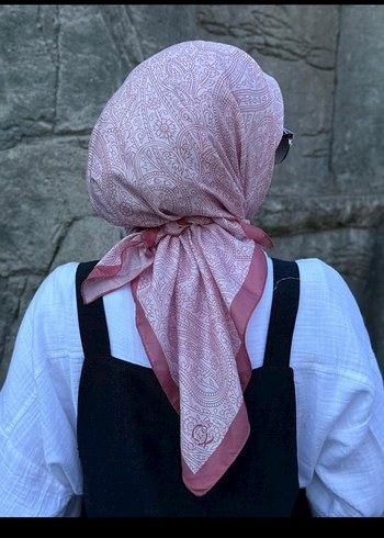 Pembe Bohem Tarzı Kadın Şal