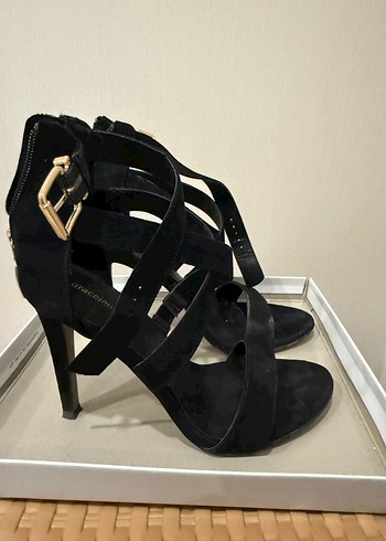Siyah Süet Tokalı Stiletto Topuklu Kadın Ayakkabı
