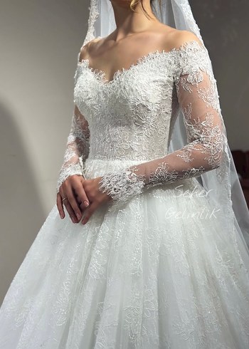 Uzun Kollu A Kesim Fransız Dantel Gelinlik
Duvak tarlatan dahil - Görsel 3