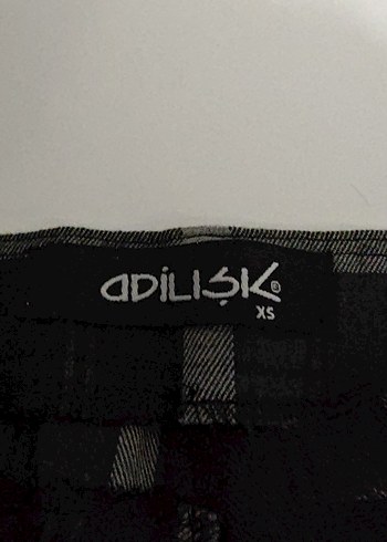 Düğmeli Gri Ekoseli Kadın Mini Şort - Görsel 3