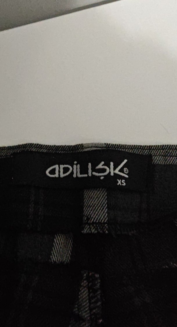 Düğmeli Gri Ekoseli Kadın Mini Şort - Görsel 3