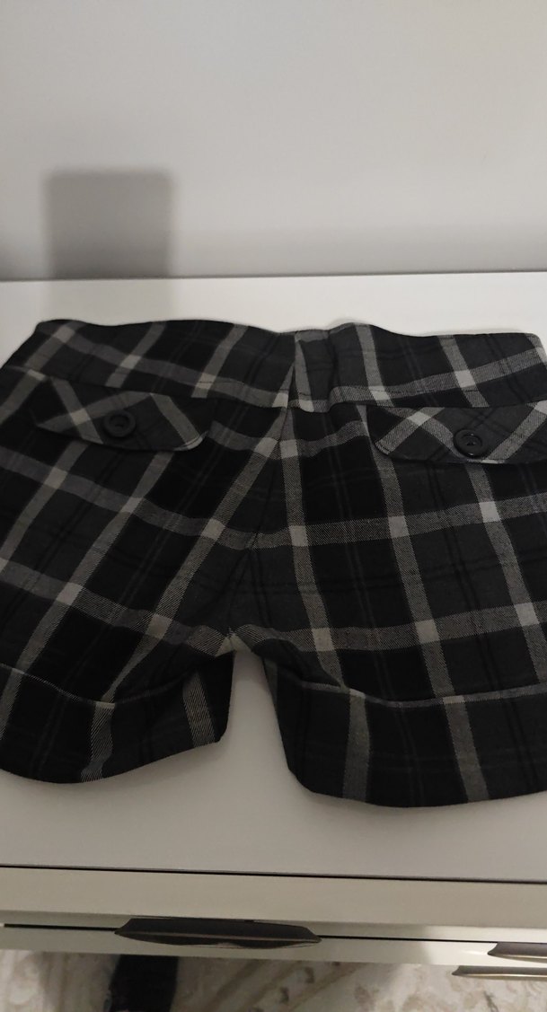 Düğmeli Gri Ekoseli Kadın Mini Şort - Görsel 5