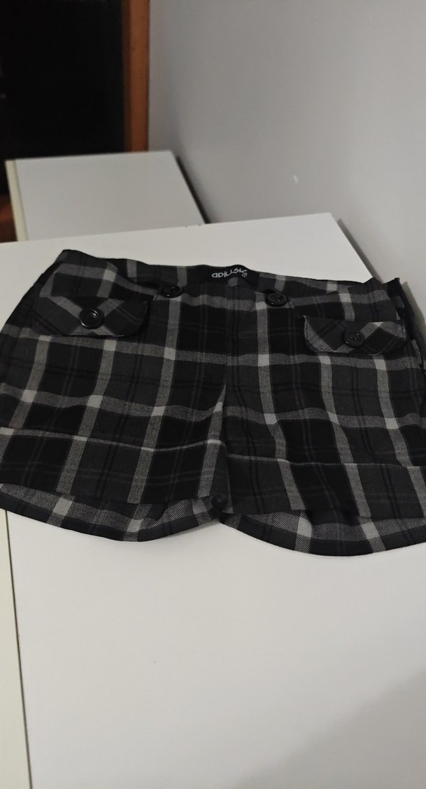 Düğmeli Gri Ekoseli Kadın Mini Şort - Görsel 2