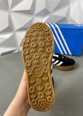 40 Beden Adidas Sneakers
