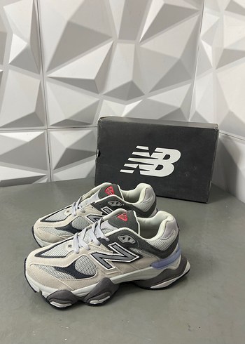 New Balance Sneaker