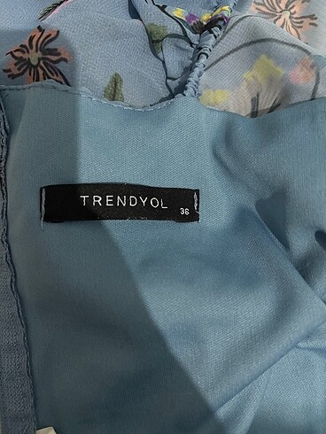 Trendyol & Milla Trendyolmilla çiçekli mavi crop