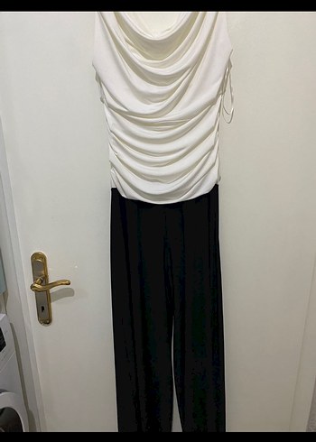 Batik Beyaz Kolsuz Drapeli Uzun Tulum - Görsel 2