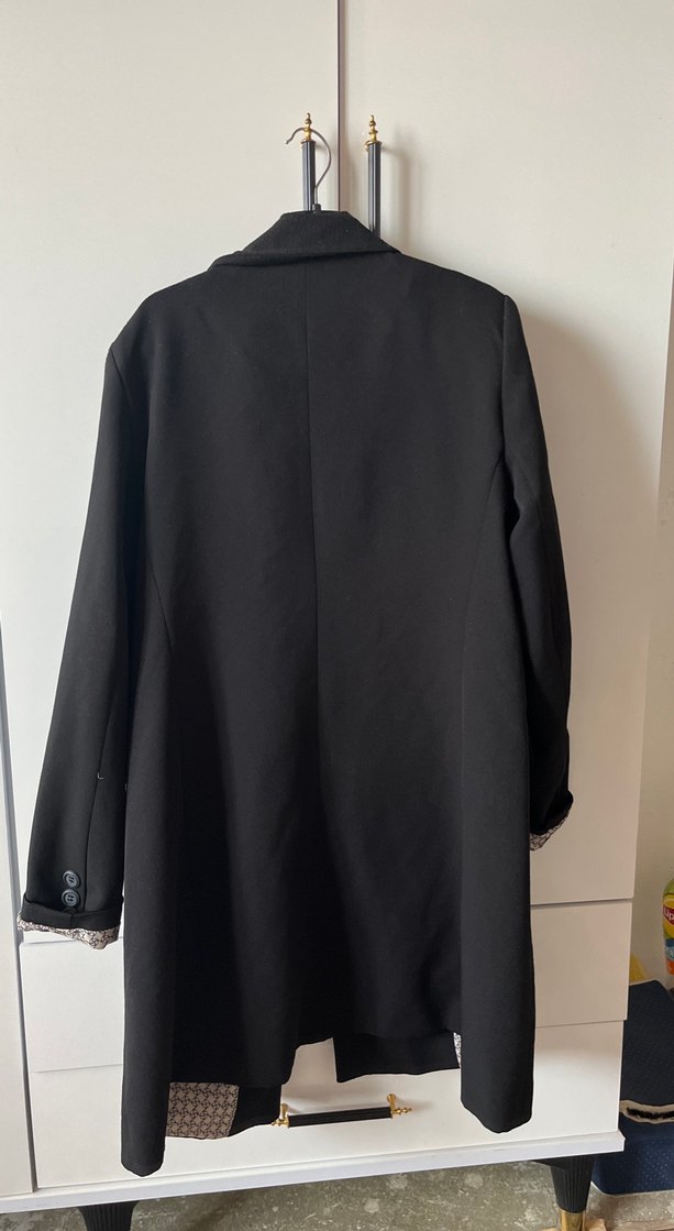 Siyah Düğmeli Uzun kaban - Görsel 4