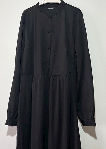 Uzun Siyah Fırfırlı Geniş Kesim Elbise - Görsel 2