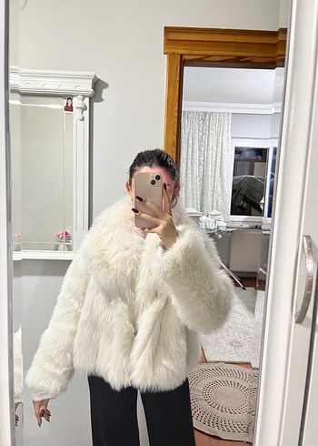 Beyaz Midi Boy Kürk Detaylı Kadın Mont