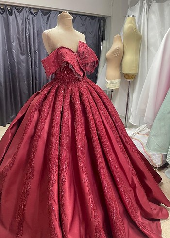 38 Beden Bordo Straplez Nakışlı Fırfırlı Abiye