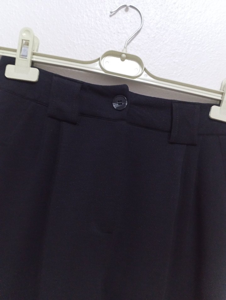 Siyah Kadın Midi Kumaş Pantolon - Görsel 3