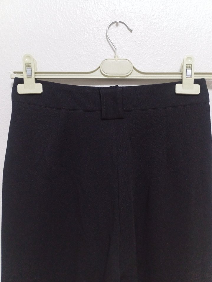 Siyah Kadın Midi Kumaş Pantolon - Görsel 2