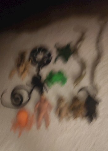 Çeşitli Renklerde Hayvan ve İnsan Figürleri - Görsel 4