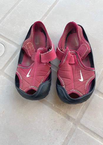 Nike Kız Çocuk Pembe Cırt Cırtlı Terlik