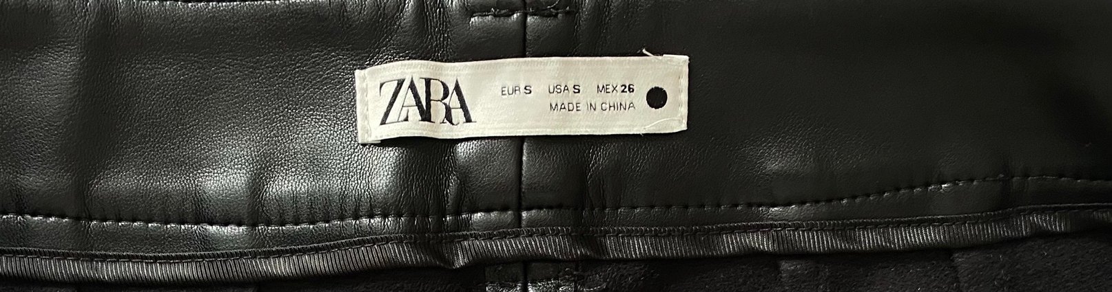 Zara Kadın Siyah Deri Midi Şort - Görsel 3