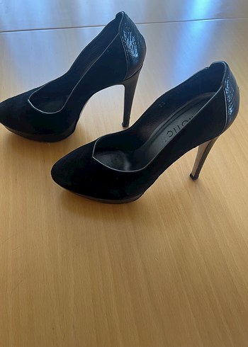36 Beden Siyah Yılan Desenli Stiletto Topuklu Kadın Ayakkabı