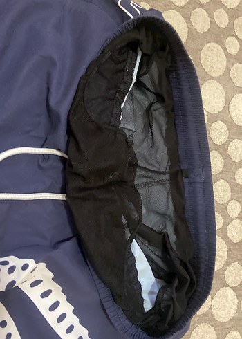 Lacoste Erkek Mavi Baskılı Yırtmaçlı Mayo - Görsel 3