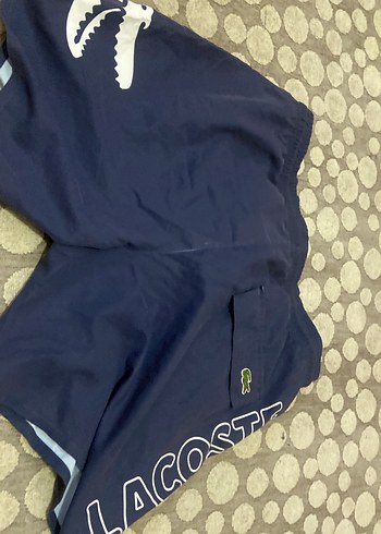 Lacoste Erkek Mavi Baskılı Yırtmaçlı Mayo - Görsel 2