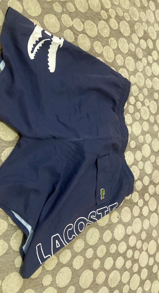 Lacoste Erkek Mavi Baskılı Yırtmaçlı Mayo - Görsel 2