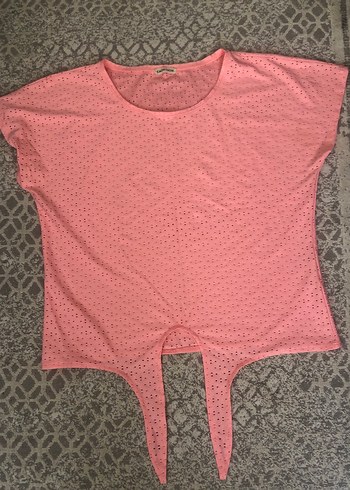 Pembe Dantel Detaylı Tişört
