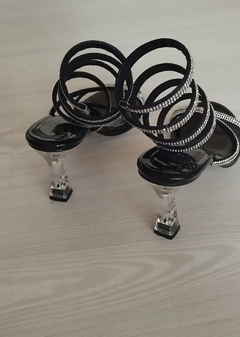 Diğer Diger Siyah Parlak Yılan Desenli Taşlı Stiletto