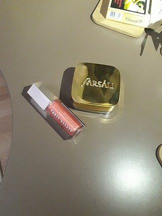 farsali jelly beam ve fenty beauty lip gloss 