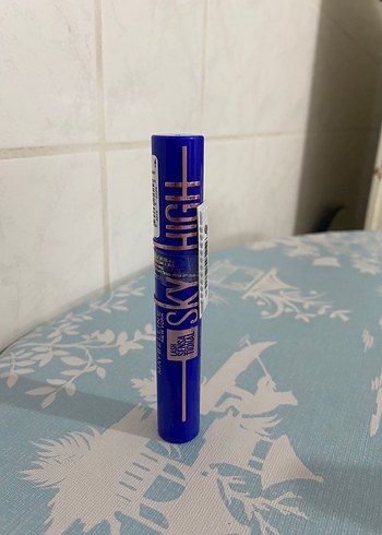 Maybelline Sky High Parlak Mavi Maskara