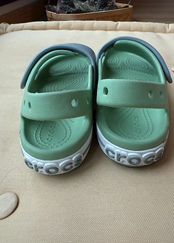 Crocs Yeşil Tokalı Çocuk sandaleti - Görsel 2