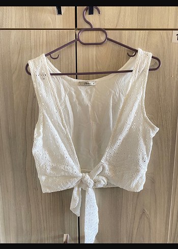Beyaz önden bağlamalı crop