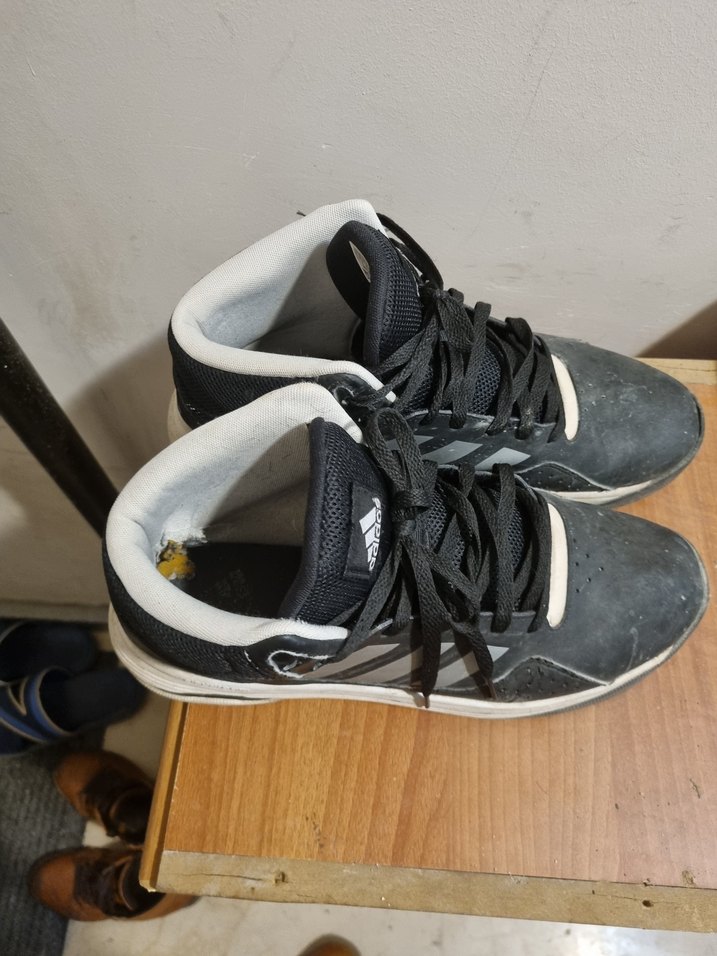 Erkek Adidas siyah Ayakkabısı 46 numara orjinaldir - Görsel 2