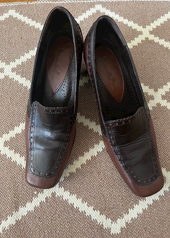 Kahverengi Deri Klasik Kadın Topuklu Ayakkabı - Görsel 3