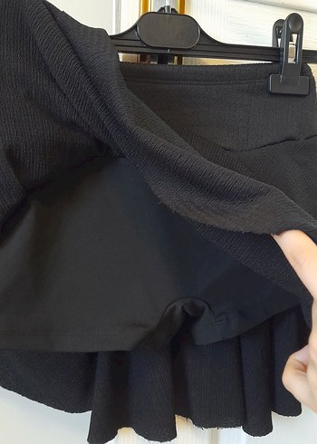 LC Waikiki Siyah Fırfırlı Mini Şort Etek