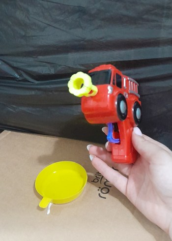 Renkli Kırmızı Oyuncak İtfaiye Arabası