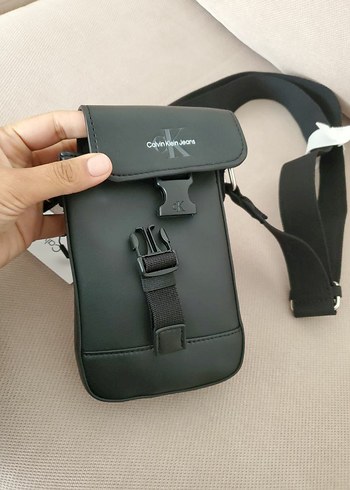 Beden Calvin Klein Siyah Çapraz Çanta