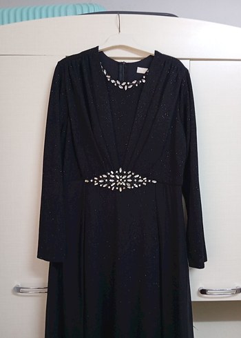 Uzun Siyah V Yaka Drapeli Abiye Elbise - Görsel 2