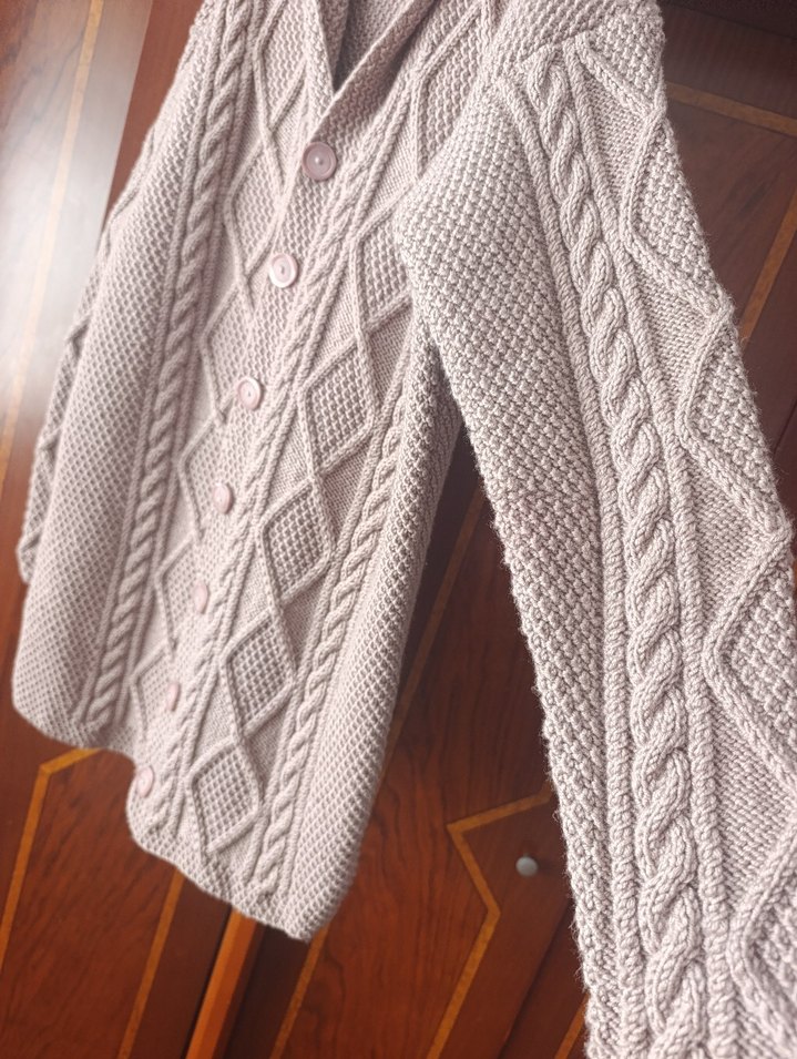 Bej Uzun Kollu El Örgüsü Unisex Hırka - Görsel 2