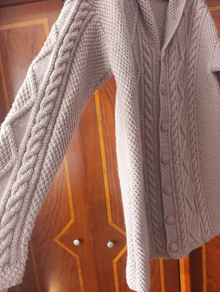 Bej Uzun Kollu El Örgüsü Unisex Hırka - Görsel 3