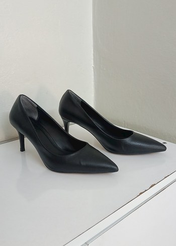 Kadın Siyah Minimalist Stiletto Topuklu Ayakkabı