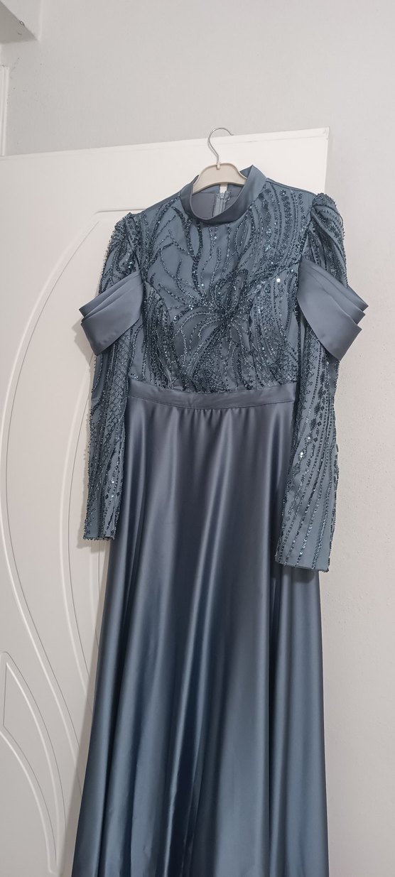 Uzun Kollu Gri Drapeli Uzun Abiye Elbise - Görsel 2