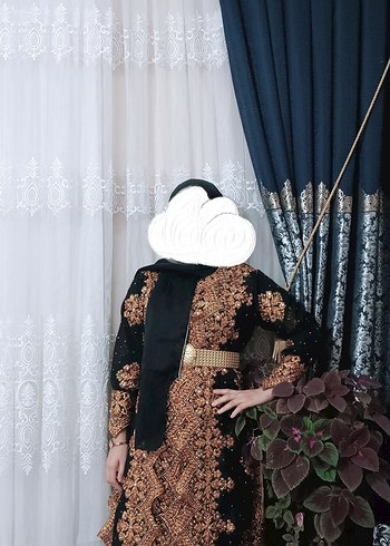 Uzun Altın Renkli Etnik Desenli Kadın Bindallı