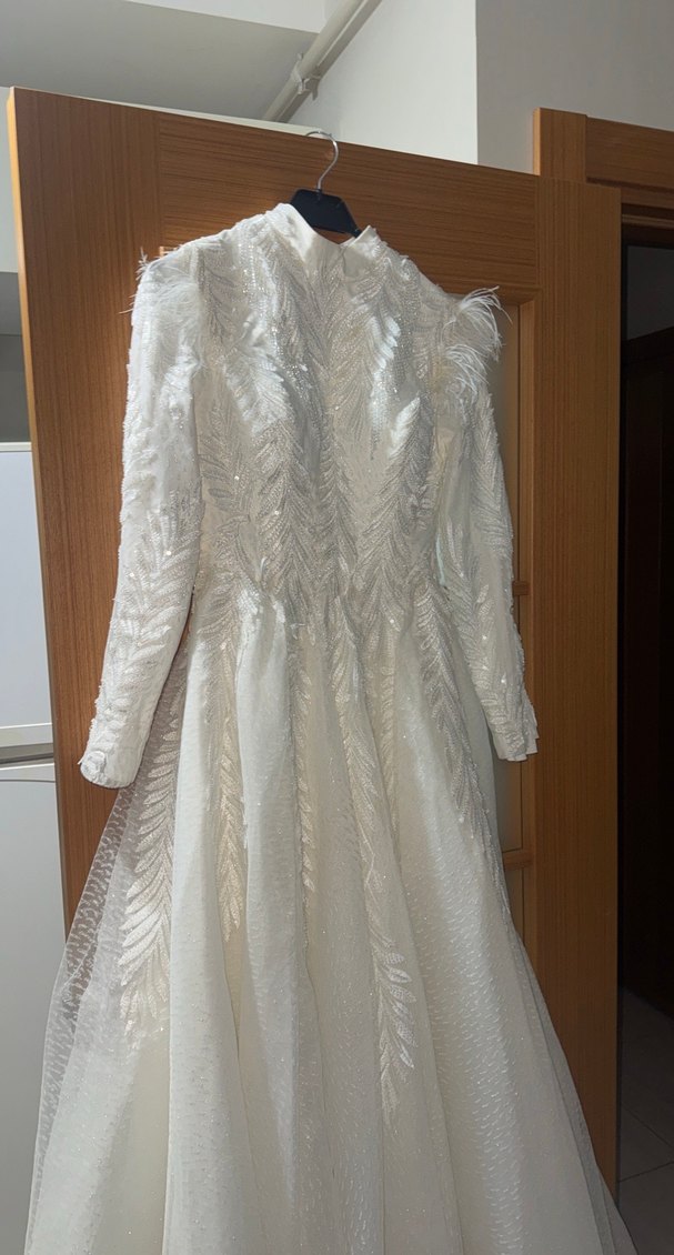 Uzun Kollu Yüksek Yakalı Prenses Gelinlik - Görsel 5