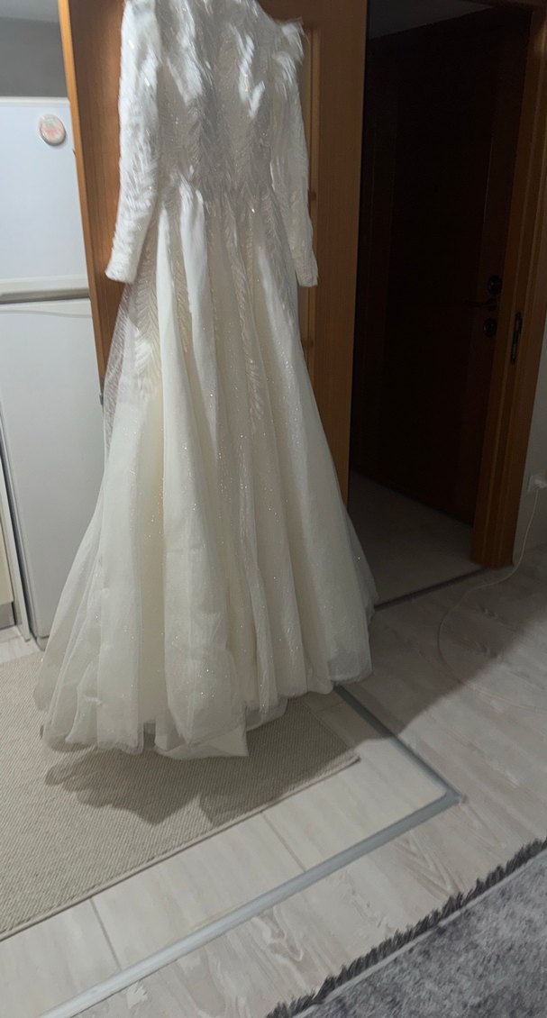 Uzun Kollu Yüksek Yakalı Prenses Gelinlik - Görsel 3