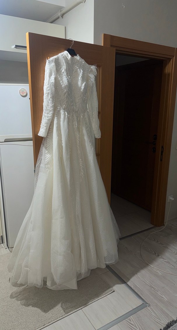 Uzun Kollu Yüksek Yakalı Prenses Gelinlik - Görsel 4