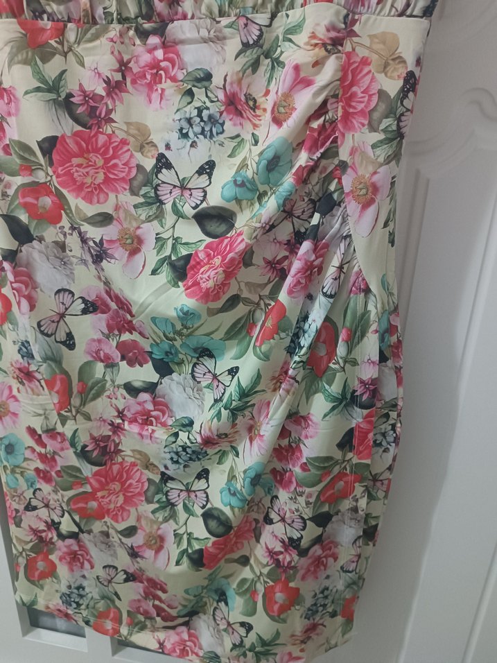 Çiçek Desenli Drapeli elbise - Görsel 3