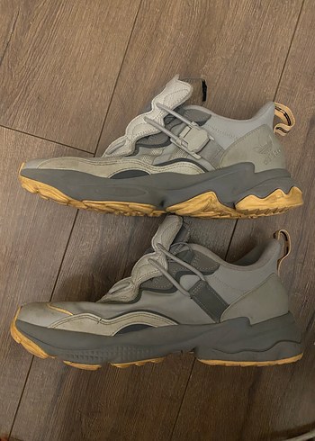Adidas Ozweego x Pusha T King Push
