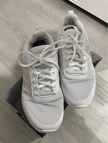 Adidas kadın spor ayakkabı