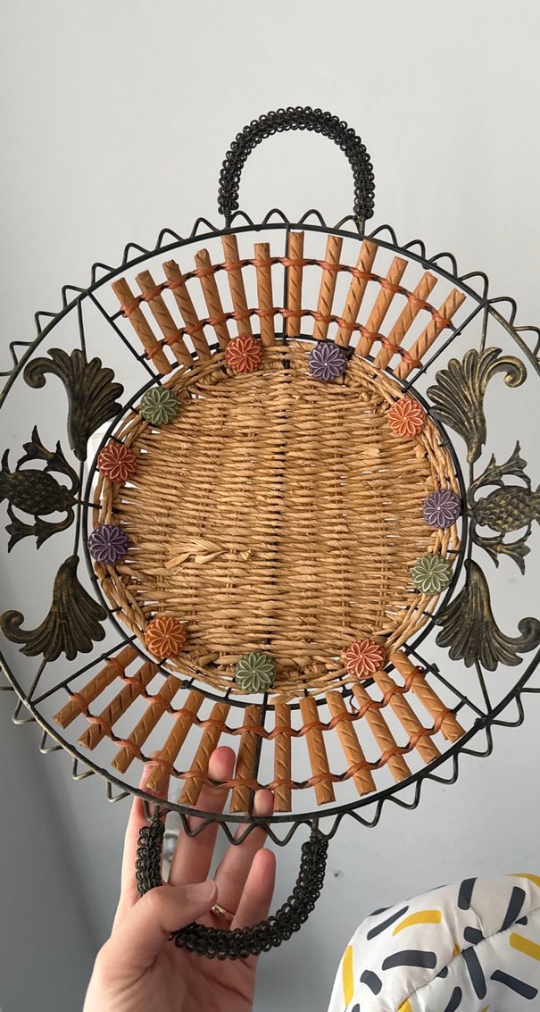 Koyu Kahverengi Hasır ve Metal Dekoratif Sepet - Görsel 3